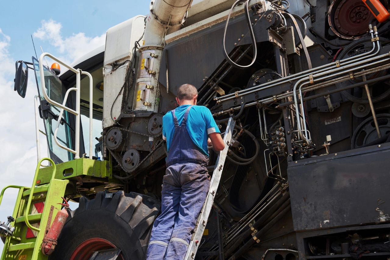 Filtros e manutenção de sistemas: por que a filtragem correta pode salvar seu equipamento pesado